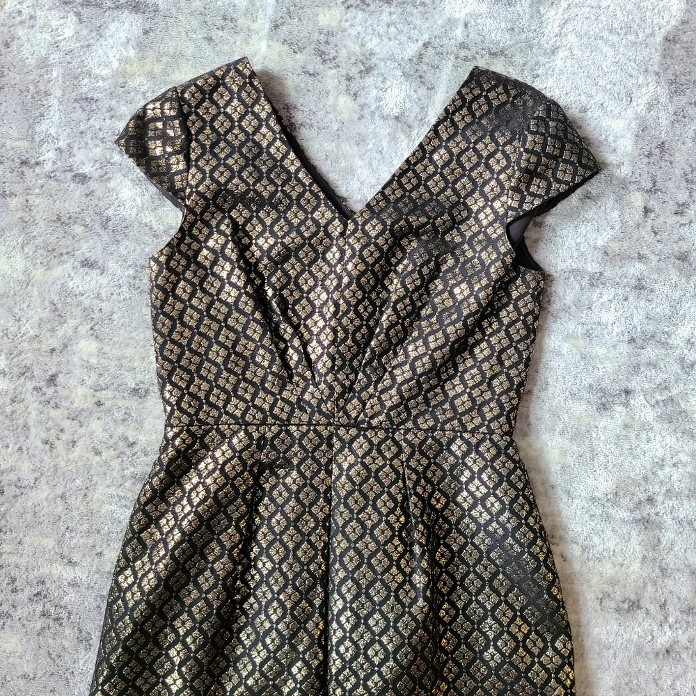 🔷️ 5/$25 Cremieux Gold Black Cap Sleeve Dress Size 8 - Picture 2 of 5